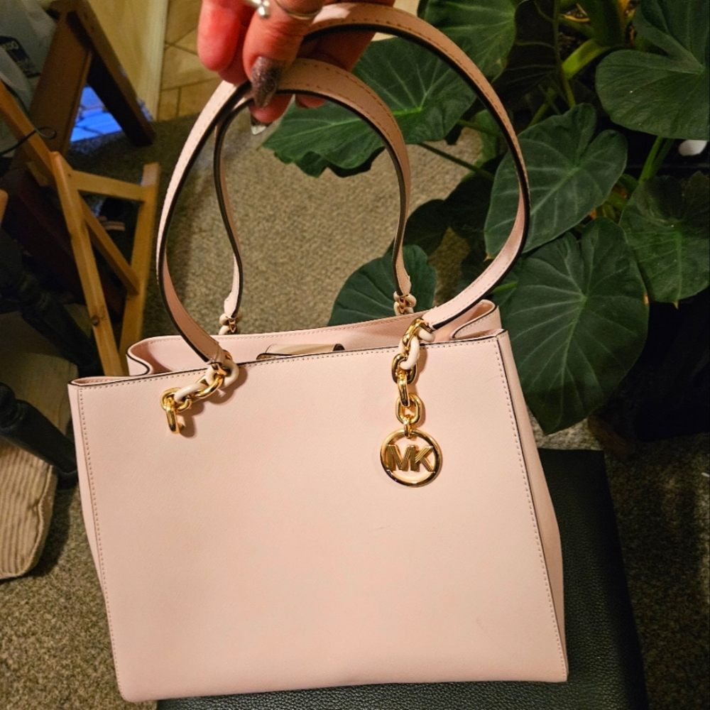 Used Michael Kors bag - barely used ( went to remote work for Covid).